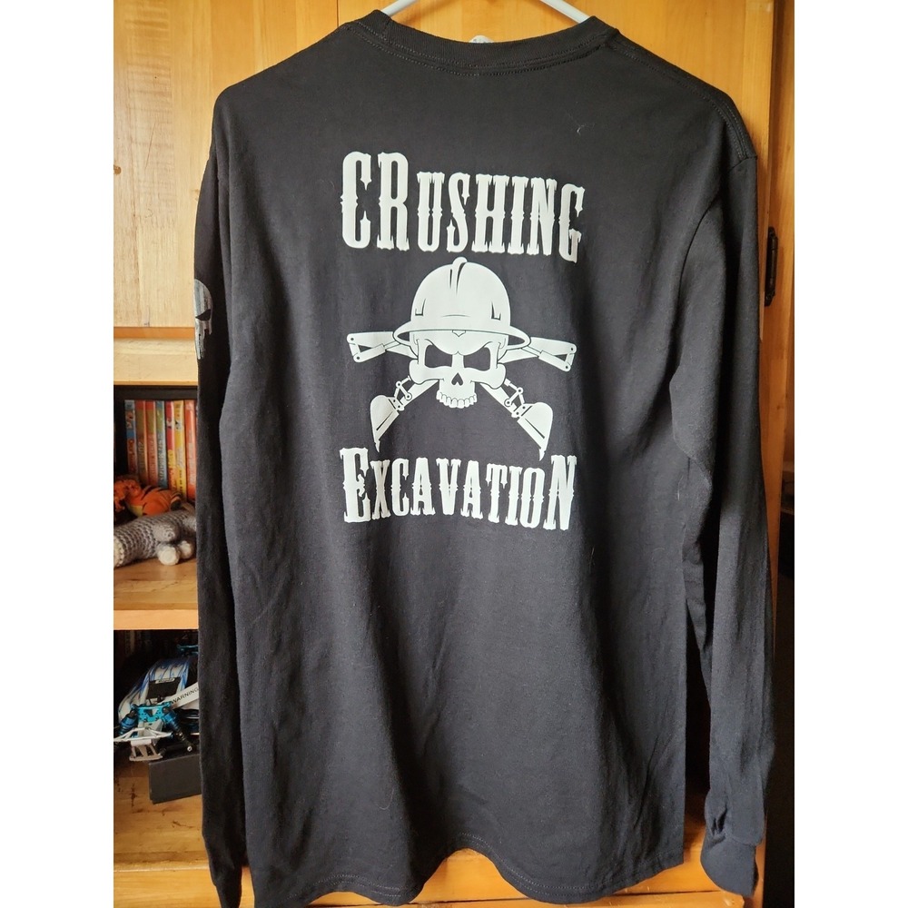 NWOT Black Mens Crushing Excavation Long Sleeve Pocket T, Sz M.